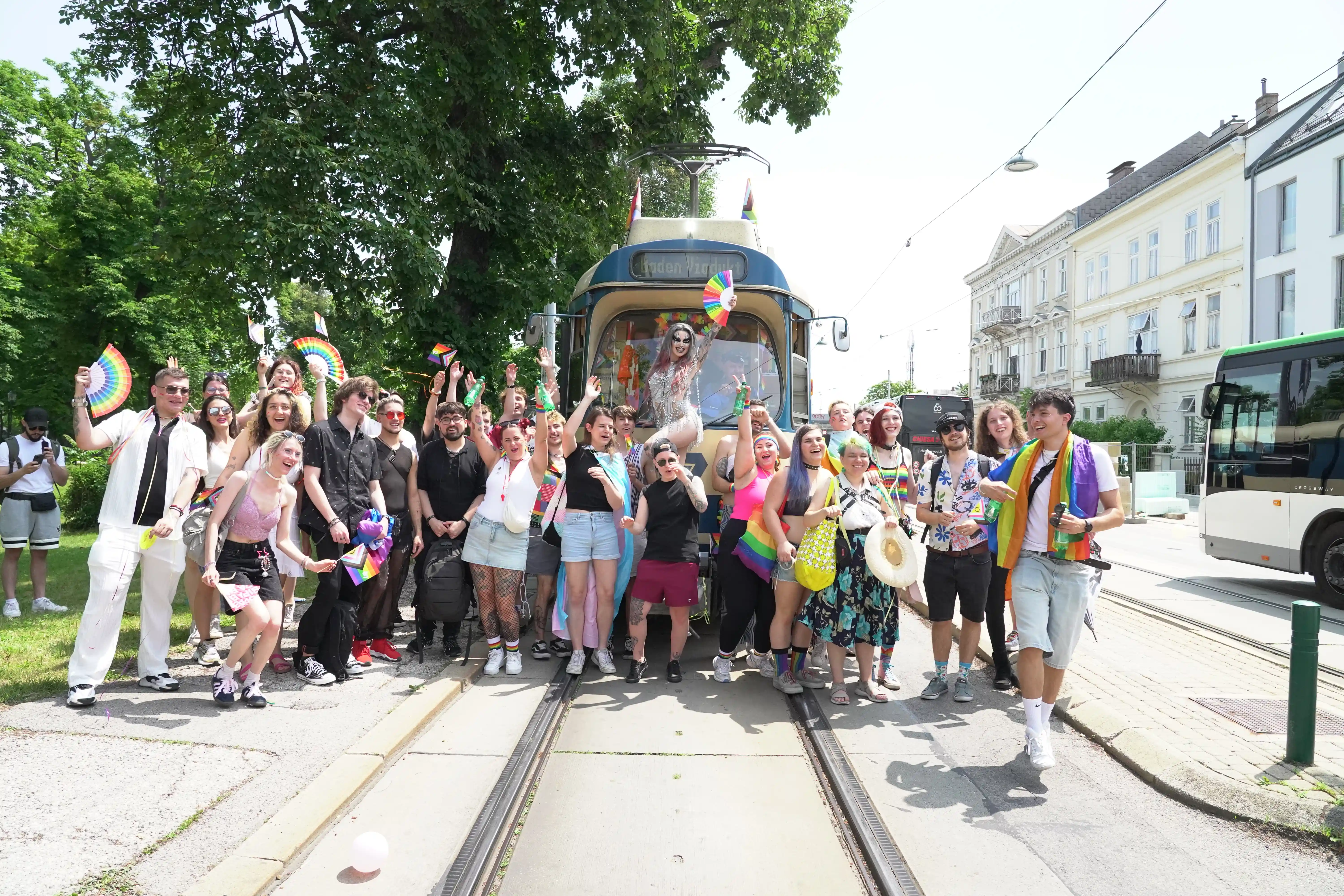 Die Pride-Badner Bahn ist angekommen!