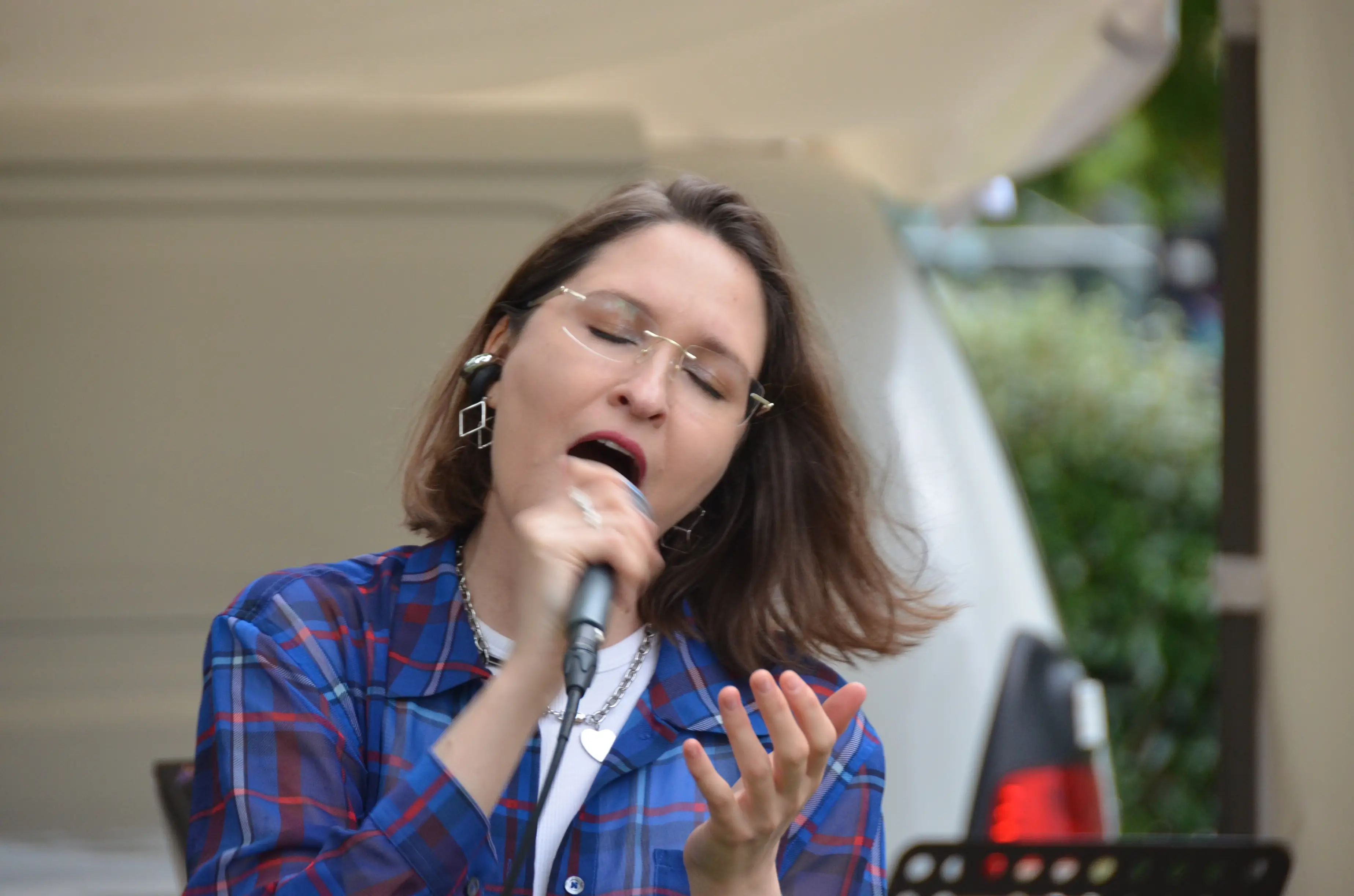 Aygul bei ihrer Performance.